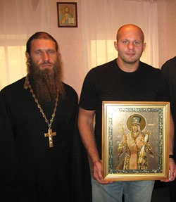 Русский православный боец победил наглого негра