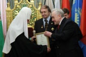 Святейшему Патриарху Кириллу вручена награда Академии российской словесности