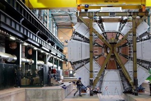 Большой адронный коллайдер разогнал протоны до рекорда