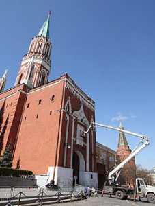 Возвращение надвратных икон на башни Московского Кремля