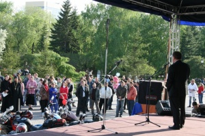 1 июня в Новосибирске прошел митинг «В защиту детей и родителей»