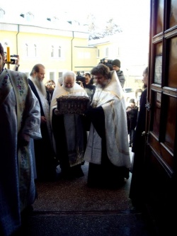 20 января 2011 г. в Новосибирск  прибыли частицы святых мощей