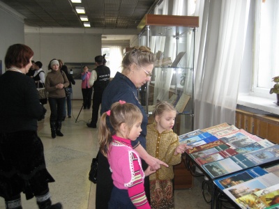 Выставка «Церковная книга вчера и сегодня» открылась в Искитиме