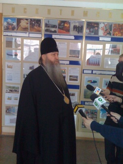 5 апреля 2011 г. Архиепископ Новосибирский и Бердский Тихон посетил г. Искитим с архипастырским визитом