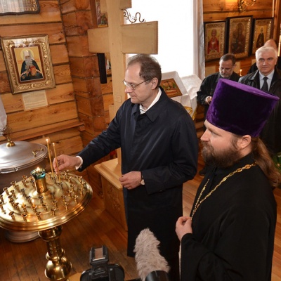 Накануне Праздника Светлого Христова Воскресения Губернатор Василий Юрченко встретился с Архиепископом Новосибирским и Бердским Тихоном.