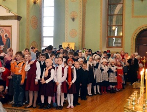 1 мая в Троице-Владимирском соборе состоялась Божественная Литургия для детей