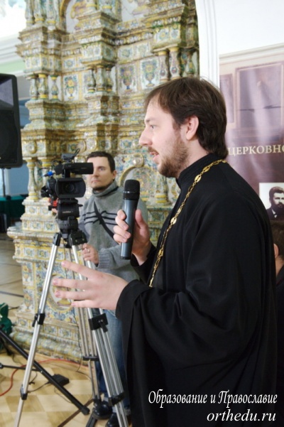 В Московской духовной академии состоялось открытие дискуссионного арт-клуба с участием Бориса Гребенщикова
