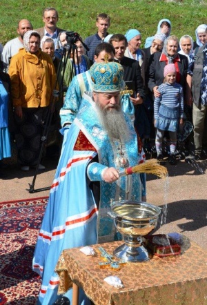 Митрополит Новосибирский и Бердский Тихон совершил освящение закладного камня в основание Православной гимназии