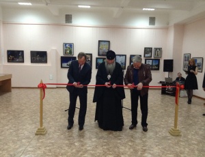 В Новосибирске открылась фотовыставка "Вера и дела"