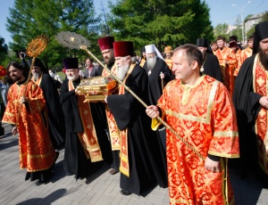 7 июня 2013 года, в Новосибирск, на станцию «Новосибирск-Главный», прибыл Крестный ход с частицей мощей святого равноапостольного великого князя Владимира