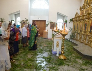 Праздничное богослужение в Кафедральном соборе г. Карасука накануне дня Святой Троицы