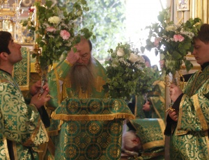 Божественная литургия в день Святой Троицы в Вознесенском кафедральном соборе