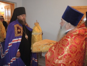 Визит епископа Филиппа и епископа Артемия в храм Святой Троицы в Ордынск (видео)