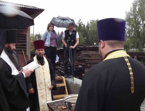 30 августа епископ Феодосий возглавил чин закладки камня в основание нового храма в честь Святой Троицы