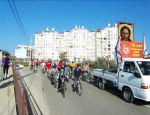 Вело-Покровский крестный ход в память о героях