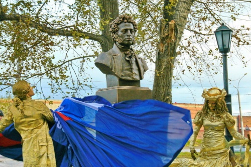 Бюст Александра Пушкина появился в Ленинском районе Новосибирска