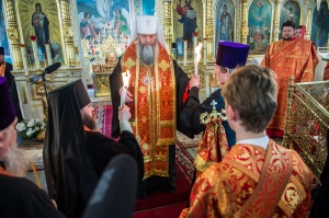 "Сердце исполняется радости, что новосибирцы, как все христиане мира, получили Благодатный огонь"