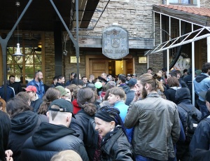 Православные активисты сорвали концерт польской метал-группы Behemoth в Новосибирске