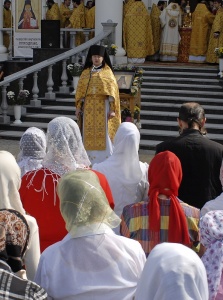 В Белгороде состоялось перенесение мощей священномученика Никодима, епископа Белгородского