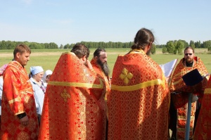 Крестный ход к святому колодцу в с. Вознесенка