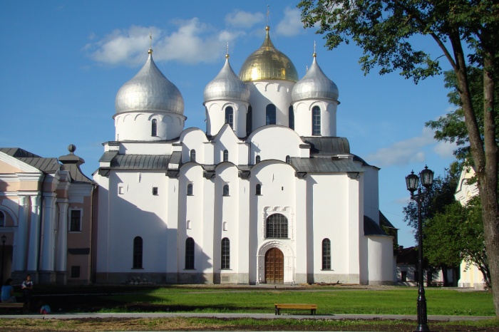 Софийский собор в Новгороде покрасят традиционной для собора, многовековой известью