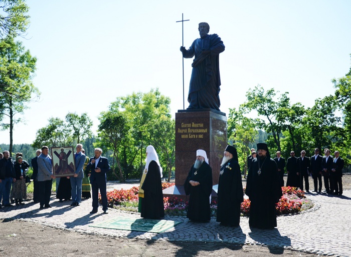 Патриарх Кирилл освятил на Валааме памятник Андрею Первозванному, возведенный на пожертвования запорожцев