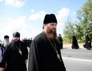 Крестный ход из г. Хотьково в Сергиев Посад завершился Патриаршим молебном на Благовещенском поле
