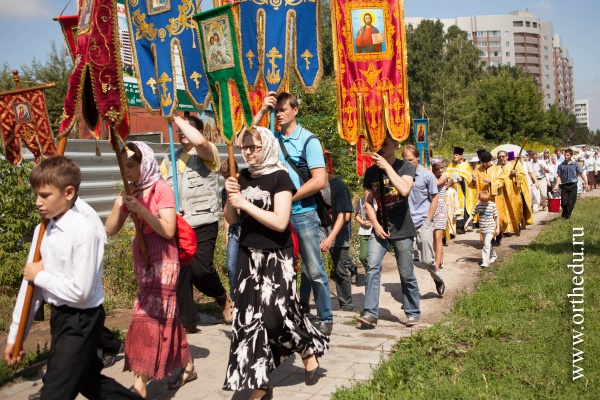 В честь 700 летия Преподобного Сергия Радонежского в Краснообске состоялся крестный ход