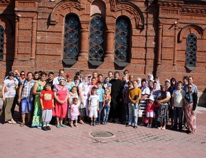 Беженцы из Донбасса молились в Новосибирске Божией Матери у Ее иконы «Иверская»