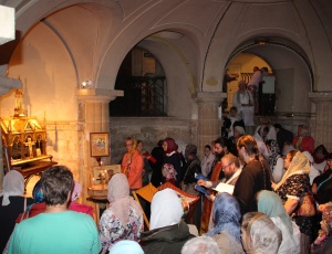 Паломники из Сибири приложились к Терновому Венцу Спасителя в Кафедральном соборе Нотр-Дамм-де-Пари