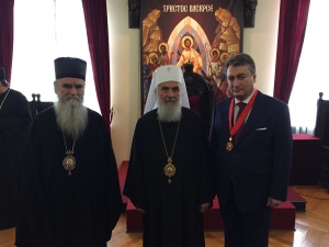 Представитель ВПМ в Словении Гела Валиев награжден высшей наградой Сербской Православной Церкви