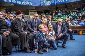 Федор Емельяненко стал почетным гостем турнира по смешанным единоборствам (фоторепортаж)