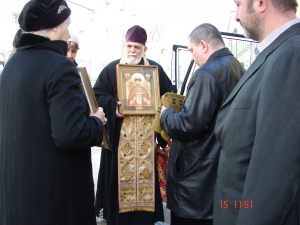 В Праздник Державной Божией Матери Чудотворная мироточивая икона Царя Николая обвезена вокруг Москвы
