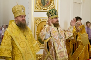 Епископ Лука возглавил воскресную Литургию в кафедральном Соборе во имя святителя Николая