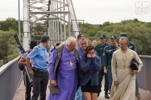 Православный епископ в Гомеле уговорил девушку не прыгать с моста