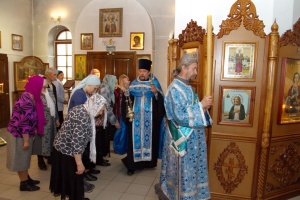 13 октября 2015  года  епископ Искитимский и Черепановский Лука совершил всенощное бдение в храме Покрова Пресвятой Богородицы поселка Линёво Искитимского района
