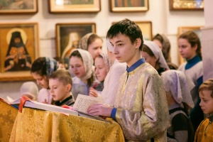 Детская Литургия в канун Нового года прошла в Краснообске