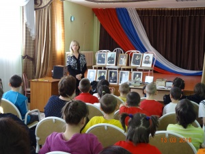 Книжный урок  «От Апостола до наших дней»  прошел в детском коррекционном Колыванском интернате