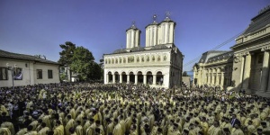 Крестный ход в Бухаресте в Лазареву субботу собрал 900 клириков и тысячи мирян