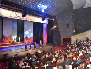 Лучшим учителям Новосибирской области вручили награды