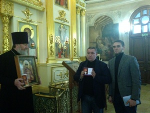 В день октябрьского переворота в Москве отслужили молебен перед Чудотворной мироточивой иконой Царя Николая