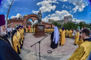 В Новосибирске освящен памятник святым страстотерпцам Царю Николаю II и цесаревичу Алексию