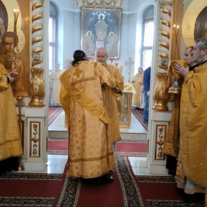 Митрополит Никодим возглавил Божественную литургию в храме в честь Новомучеников и исповедников Церкви Русской