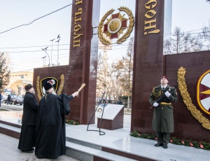 Митрополит Тихон освятил монумент памяти погибших военнослужащих