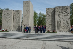 На монументе Славы совершена панихида по воинам, павшим в годы Великой Отечественной войны