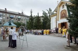 День города в Новосибирске начался с молебна и колокольного концерта
