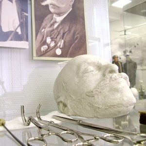 На выставку к своему юбилею приглашает музей Дзержинского района
