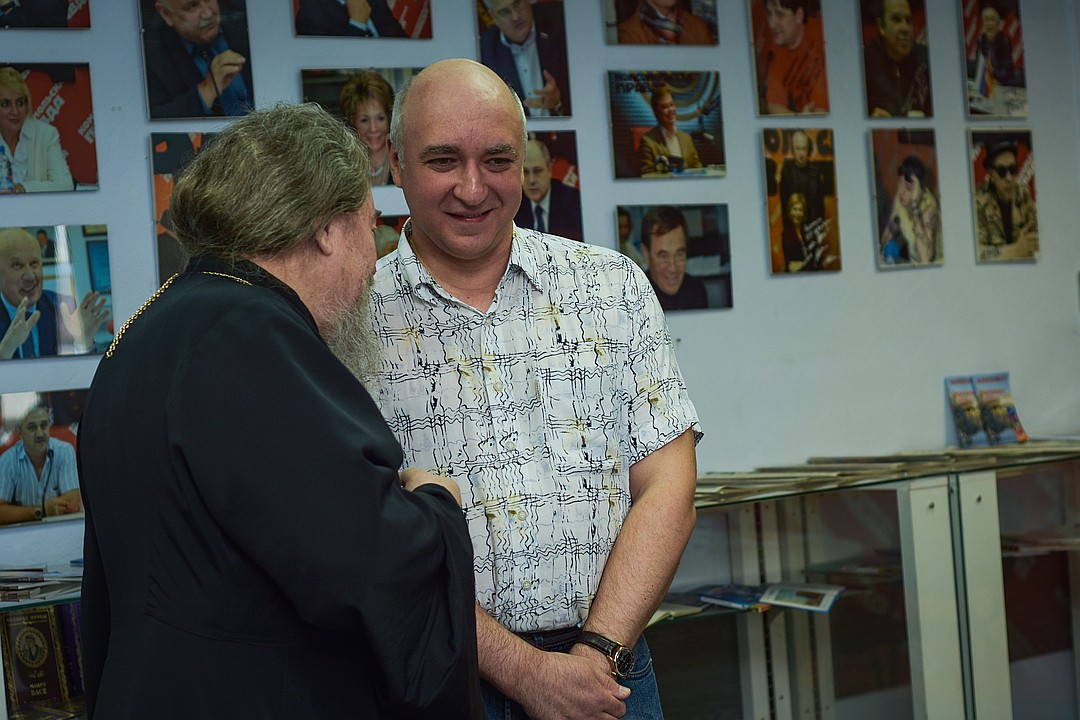        ,      ,              . :  