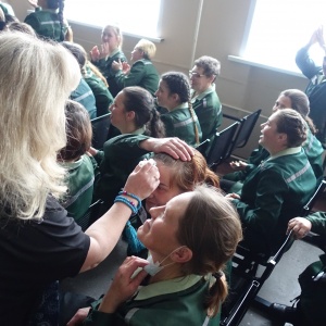      ʻ   I               9