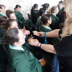      ʻ   I               9